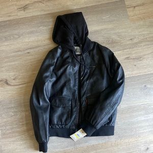 NWT. Levi’s leather jacket.